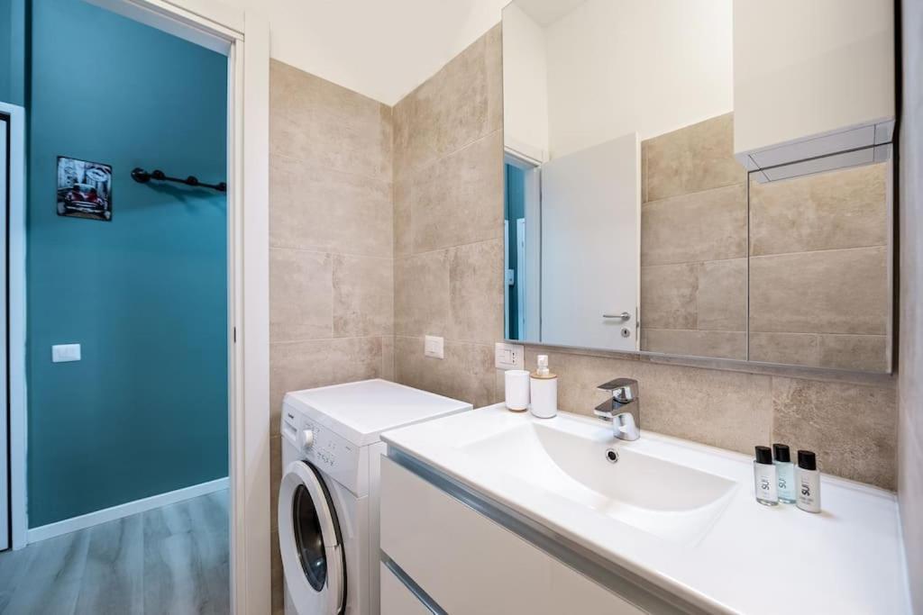 Linate Airport Elegant Suite,Tram 1 Minute Away Milano Exterior foto